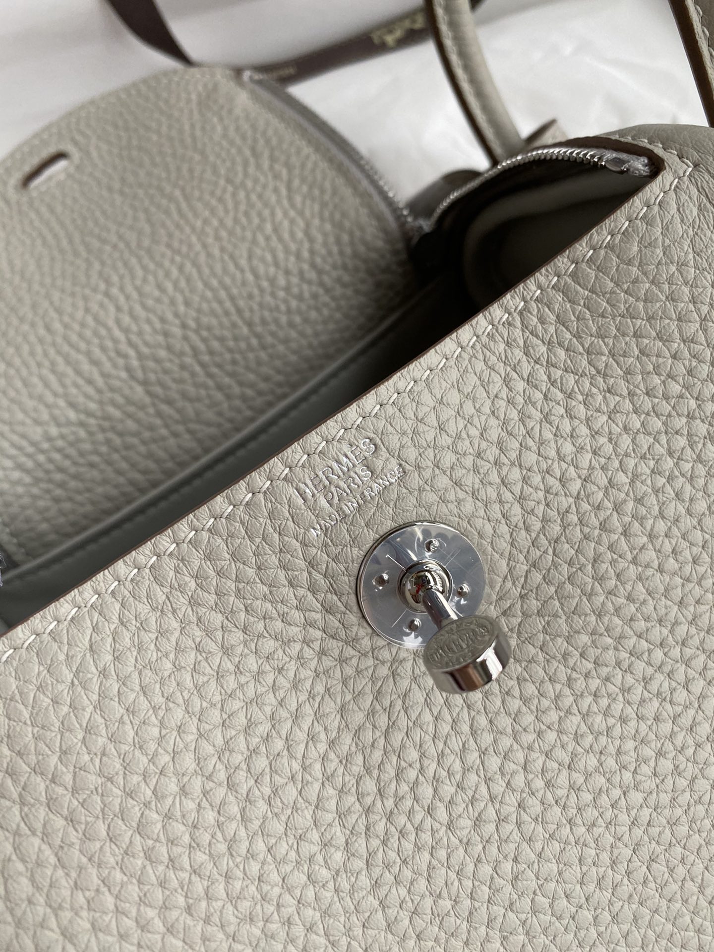 Hermes Mini Lindy 19cm Handbag Shoulder Bag In Pearl Grey Clemence Leather